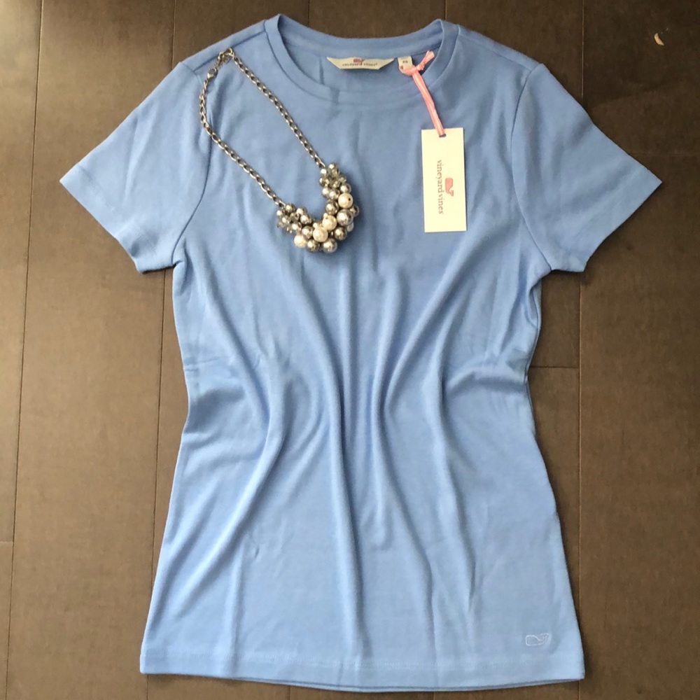 Brand new crew neck Vineyard Vines tee shirt. XS